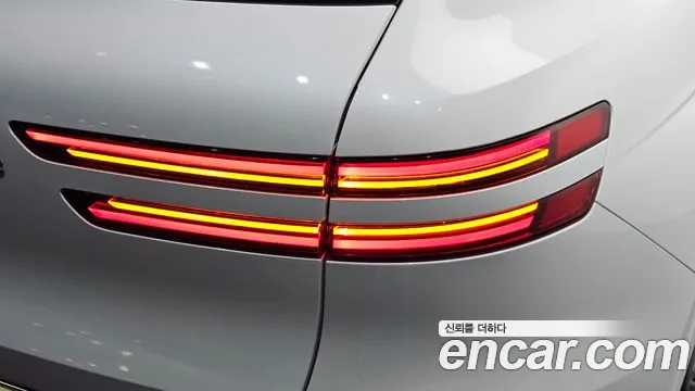 Genesis GV70 — Фото автомобиля 8