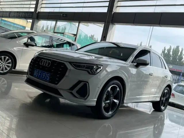 Фотография автомобиля — Audi Q3