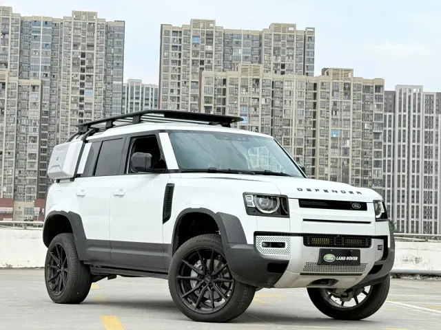 Land Rover Defender — Фото автомобиля 3