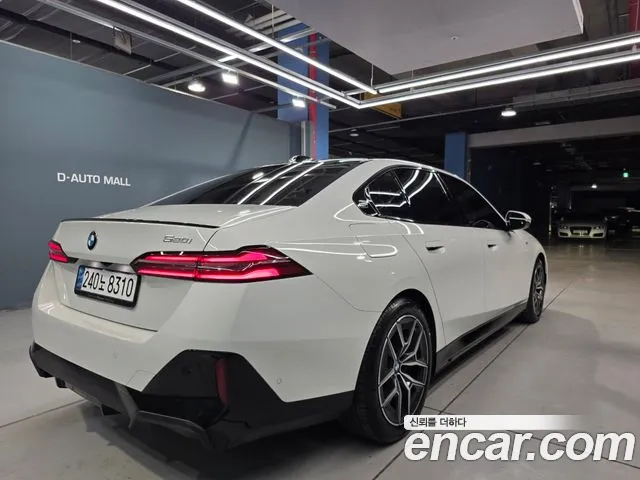 BMW 5-Series — Фото автомобиля 4