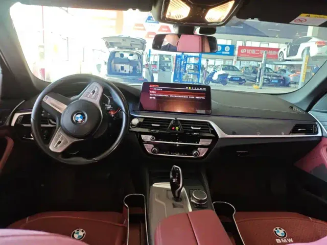BMW 5 Series — Фото автомобиля 2
