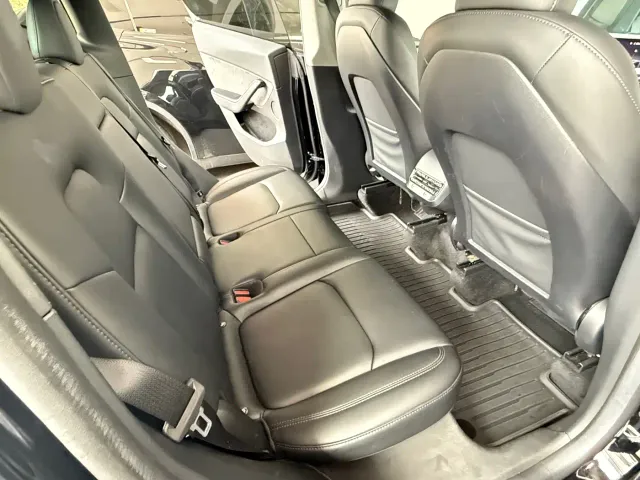 Tesla Model Y — Фото автомобиля 8
