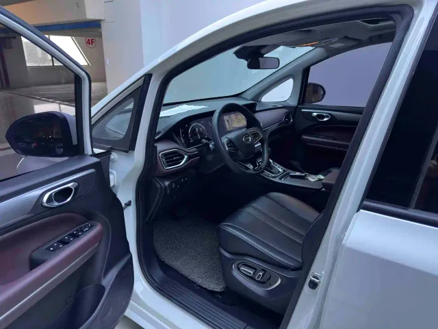 GAC Trumpchi M6 — Фото автомобиля 13