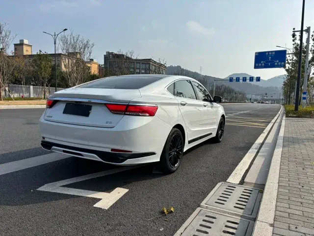 Geely Borui — Фото автомобиля 13