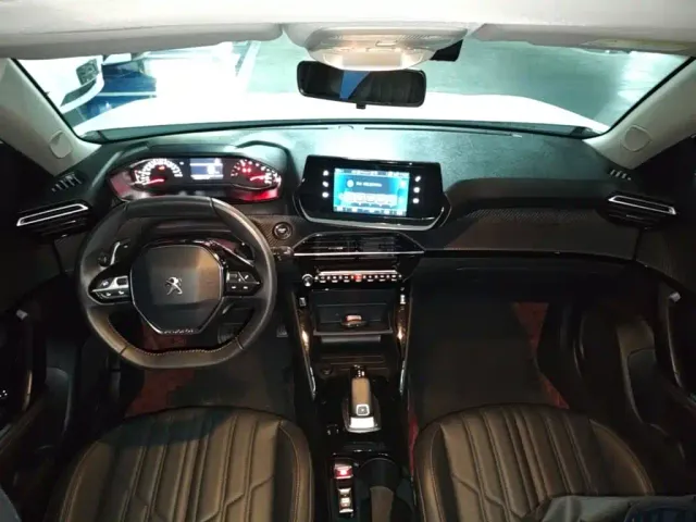 Peugeot 2008 — Фото автомобиля 9