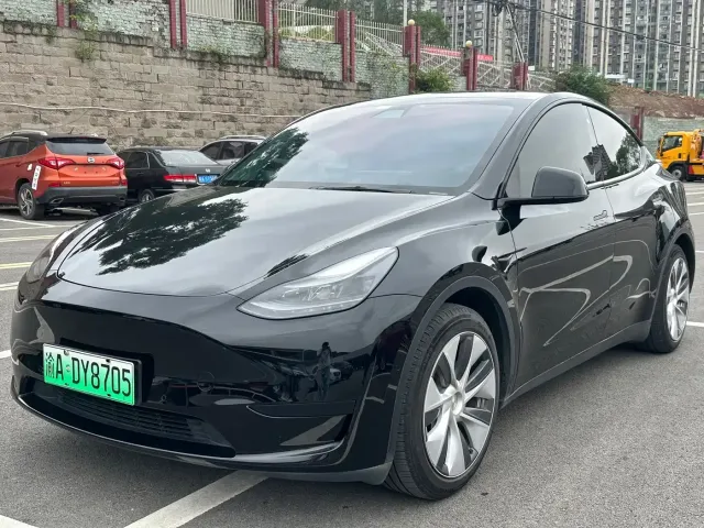 Фотография автомобиля — Tesla Model Y