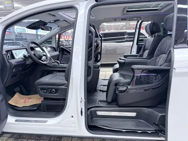 GAC Trumpchi M8 — Фото автомобиля 13