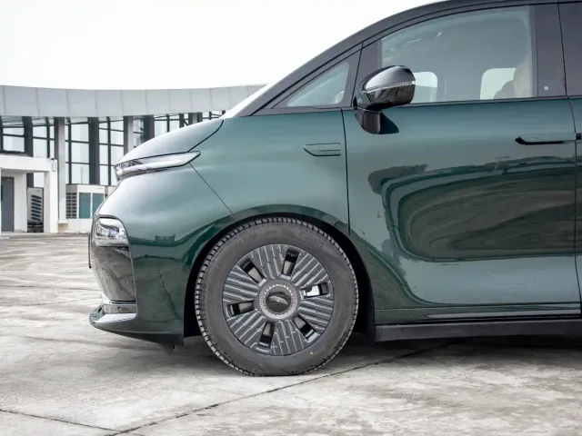 Geely Yizhen L380 — Фото автомобиля 3