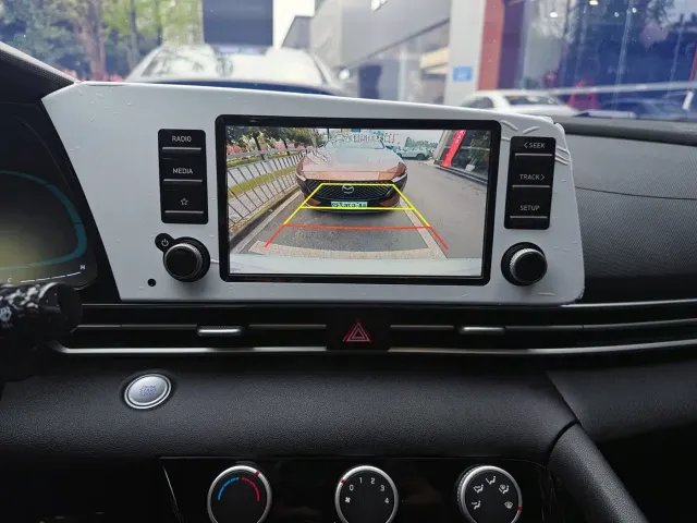 Hyundai Elantra — Фото автомобиля 8