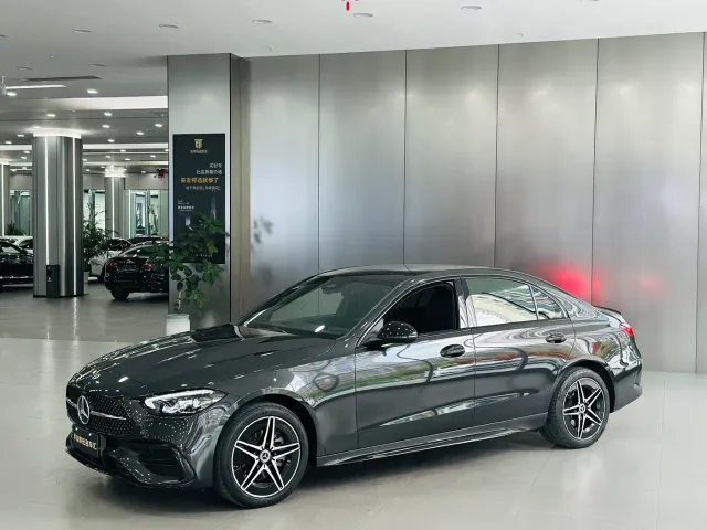 Фотография автомобиля — Mercedes-Benz C-Class
