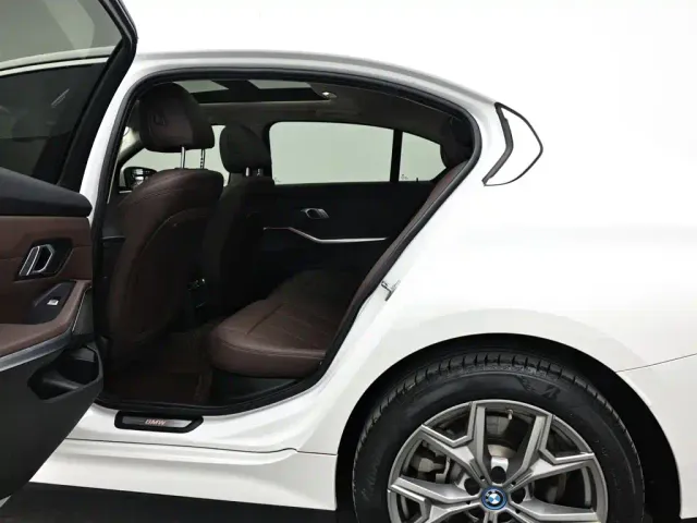 BMW i3 — Фото автомобиля 12