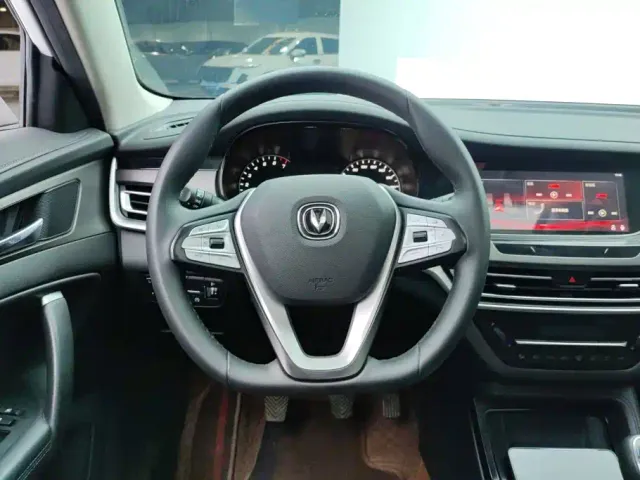 Changan CS35 Plus — Фото автомобиля 15