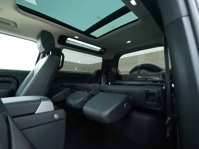 Land Rover Defender — Фото автомобиля 17