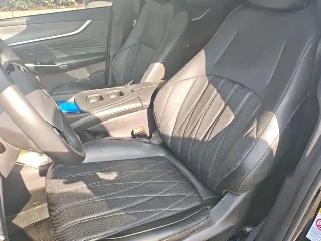 Changan Qiyuan A07 — Фото автомобиля 11
