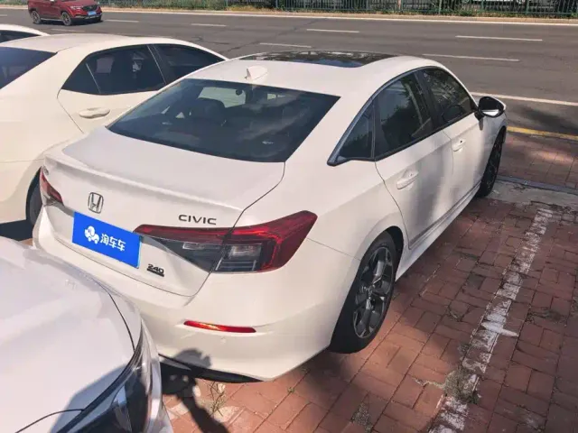 Honda Civic — Фото автомобиля 3