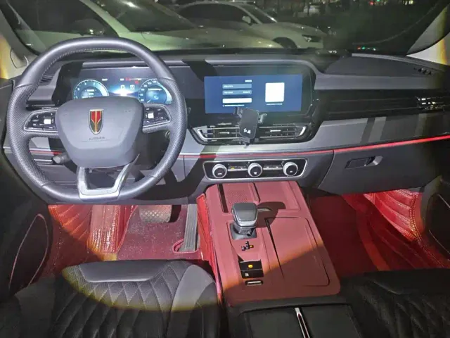 Hongqi HS5 — Фото автомобиля 12