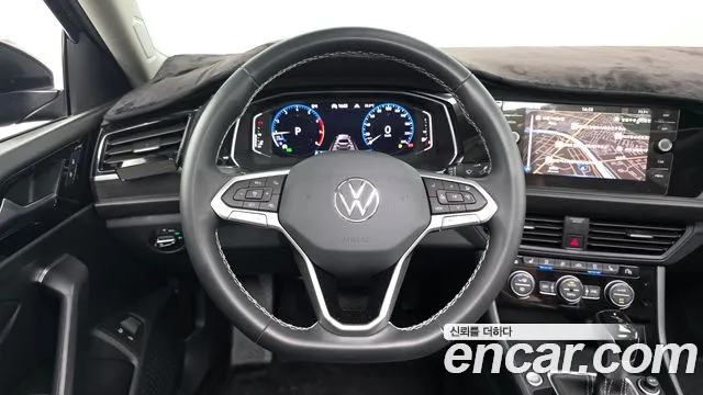 Volkswagen Jetta — Фото автомобиля 12