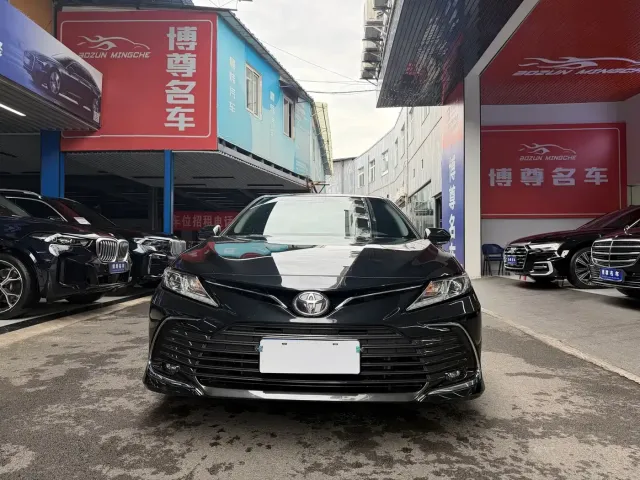 Toyota Camry — Фото автомобиля 2