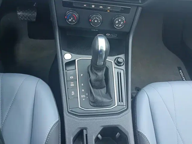 Volkswagen Lavida — Фото автомобиля 16