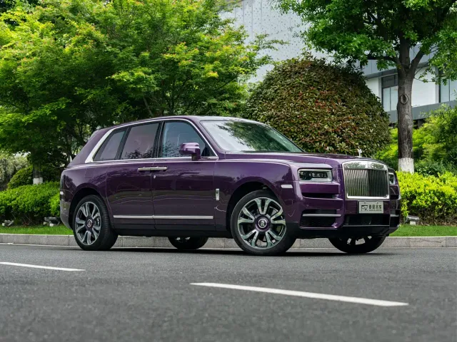 Rolls-Royce Cullinan — Фото автомобиля 3