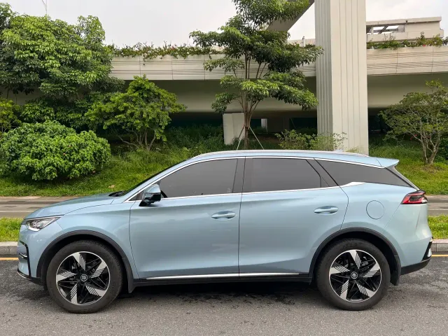 BYD Tang — Фото автомобиля 7