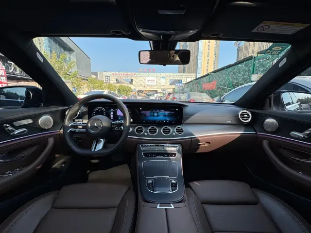Mercedes-Benz E-Class — Фото автомобиля 8