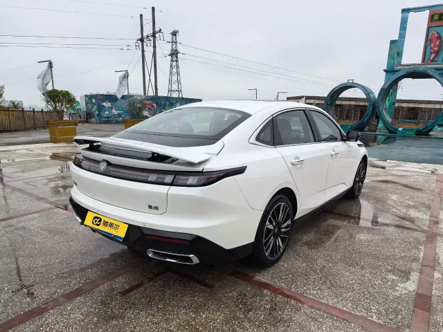 Changan Eado — Фото автомобиля 15