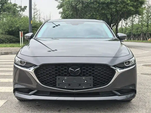 Mazda Axela — Фото автомобиля 7