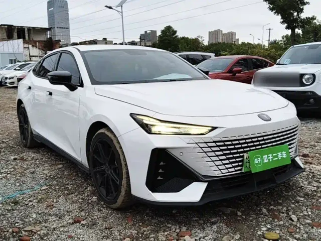 Changan UNI-V — Фото автомобиля 3