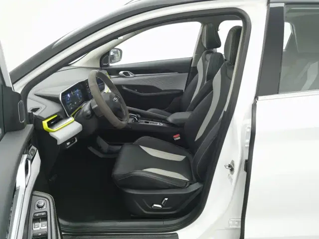 Geely Binyue 2022 Binyue COOL 1.5TD DCT Exciting Power Edition — Фото автомобиля 10