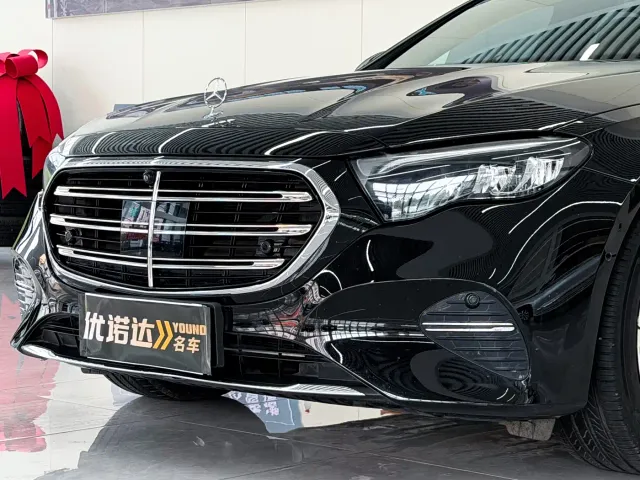 Mercedes-Benz E-Class — Фото автомобиля 6
