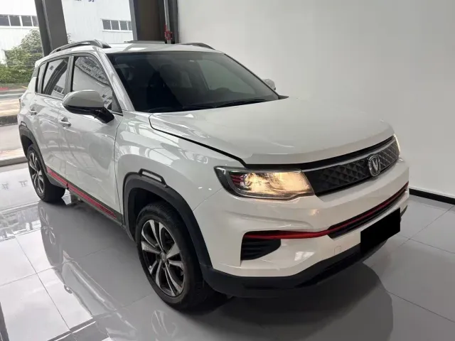 Changan CS35 Plus — Фото автомобиля 3