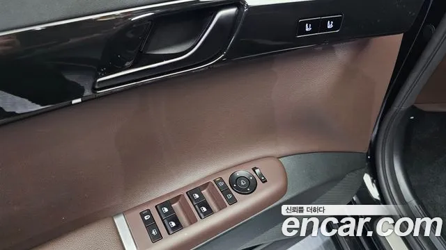 Hyundai Grandeur Grandeur (GN7) 2.5 Бензин 2WD — Фото автомобиля 19