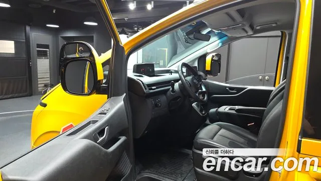 Hyundai Staria Staria L3.5 Школьный автобус — Фото автомобиля 10