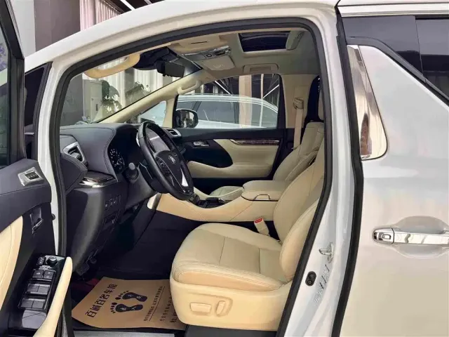 Toyota Alphard — Фото автомобиля 9