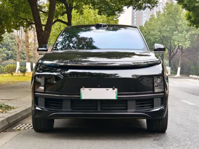 Li Auto L9 — Фото автомобиля 3