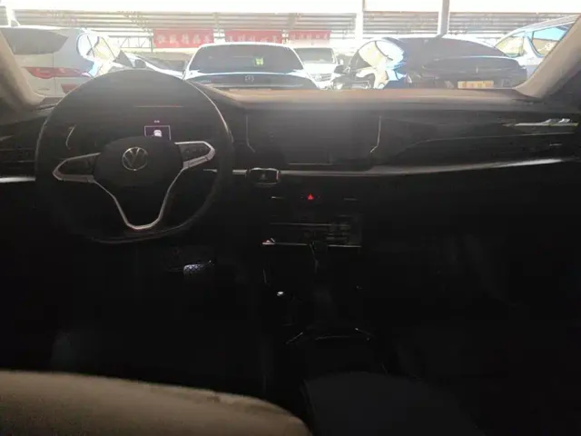 Volkswagen Passat — Фото автомобиля 12