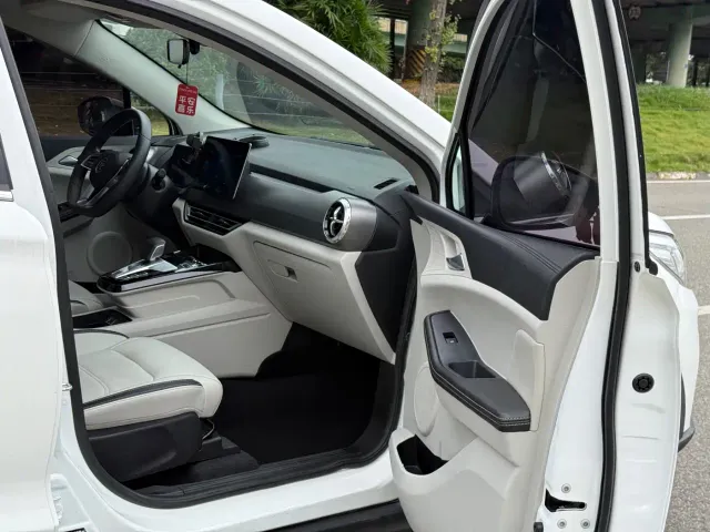 BYD Yuan Pro — Фото автомобиля 17
