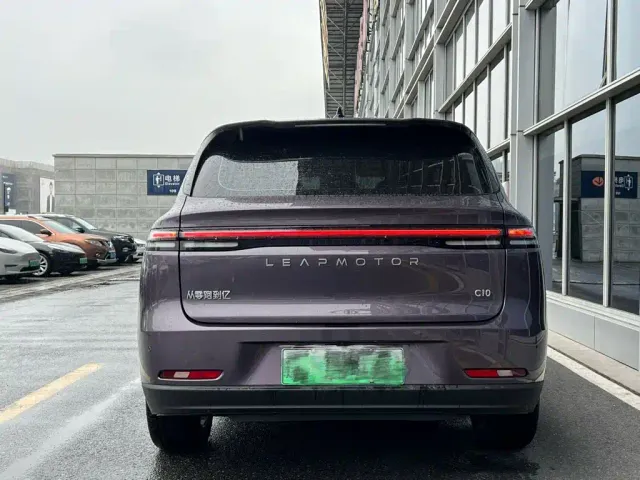 Leapmotor C10 — Фото автомобиля 4