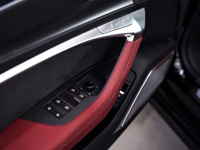 Audi A7L — Фото автомобиля 17