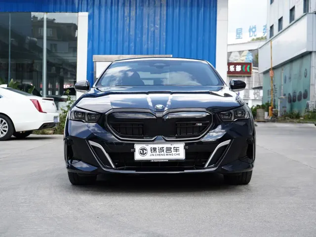 BMW 5 Series — Фото автомобиля 2