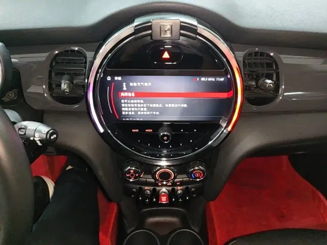 MINI Hatch — Фото автомобиля 17