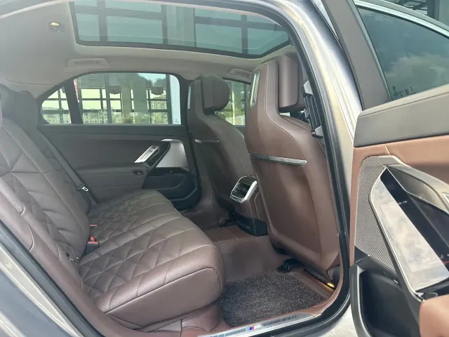 BMW 7 Series — Фото автомобиля 13