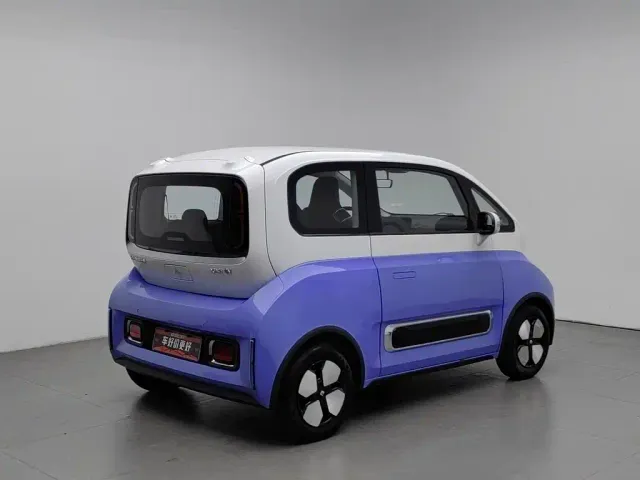 Baojun KiWi EV — Фото автомобиля 2