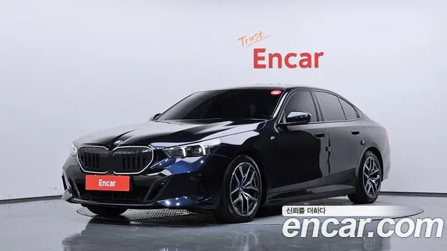 Фотография автомобиля — BMW i5 G60
