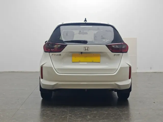 Honda Fit — Фото автомобиля 6