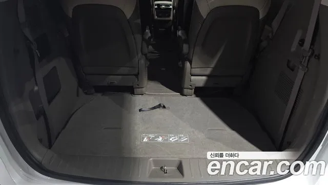 Kia Canival Carnival 4 поколение Бензин 9 мест Hi-Limousine — Фото автомобиля 21