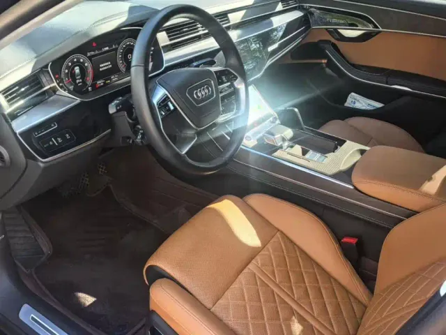 Audi A8 — Фото автомобиля 3