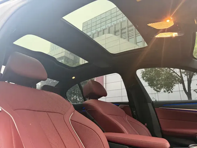 BMW 5 Series — Фото автомобиля 12