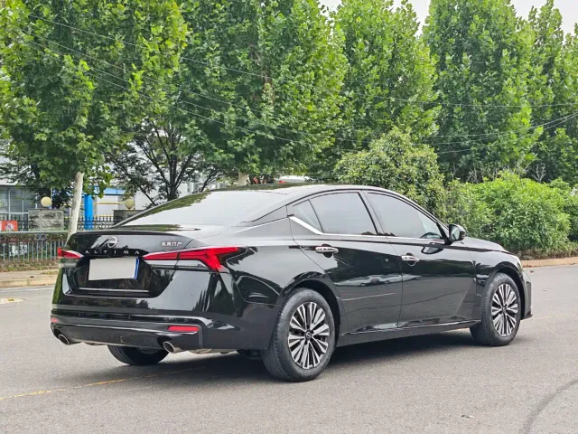 Nissan Teana — Фото автомобиля 9